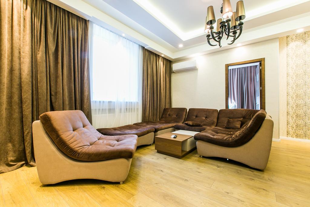 Sweet Home 3 At Freedom Square Tbilisi Luaran gambar