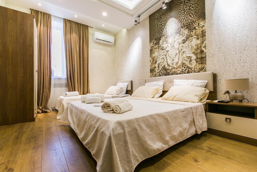 Sweet Home 3 At Freedom Square Tbilisi Luaran gambar