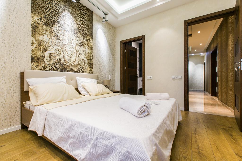 Sweet Home 3 At Freedom Square Tbilisi Luaran gambar